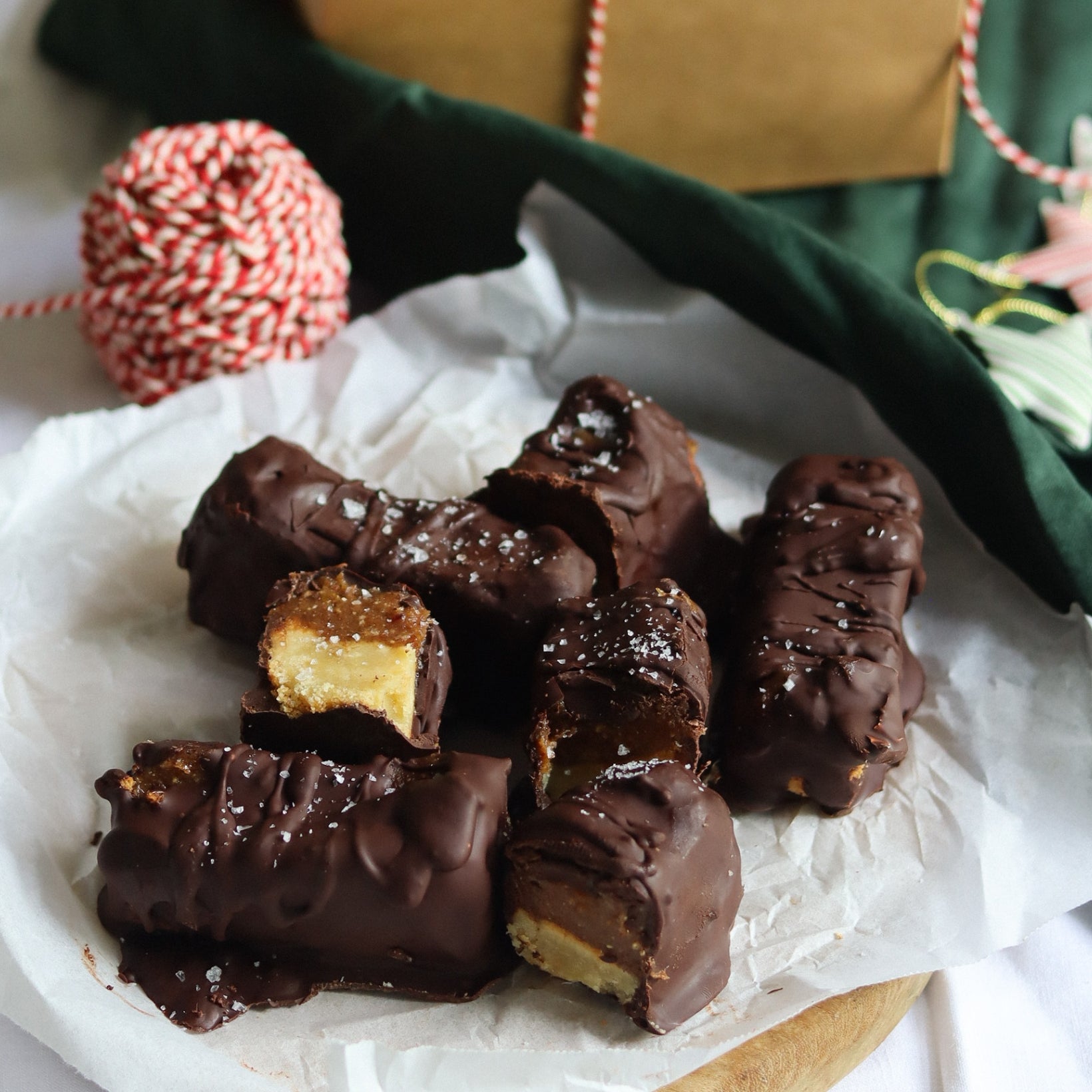 CHRISTMAS EDITION: DATE CARAMEL BARS